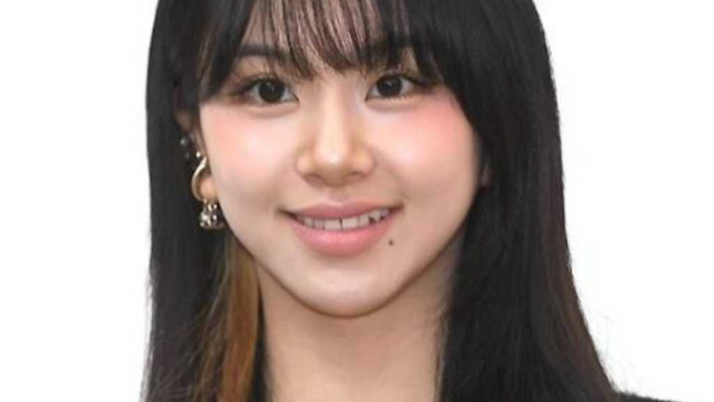 TWICEのチェヨンが腰の異常で出国を延期。ダヒョンも健康上の理由で活動中断。