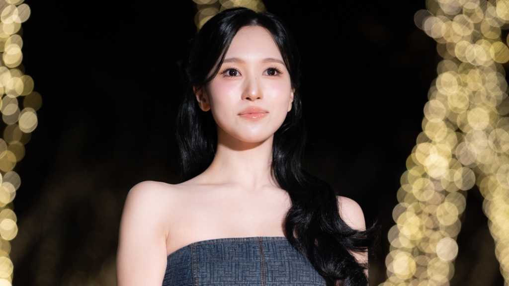 TWICE's Mina attended the FENDI illumination ceremony in Omotesando, showcasing her beauty in a mini dress and sharing her 2025 plans.