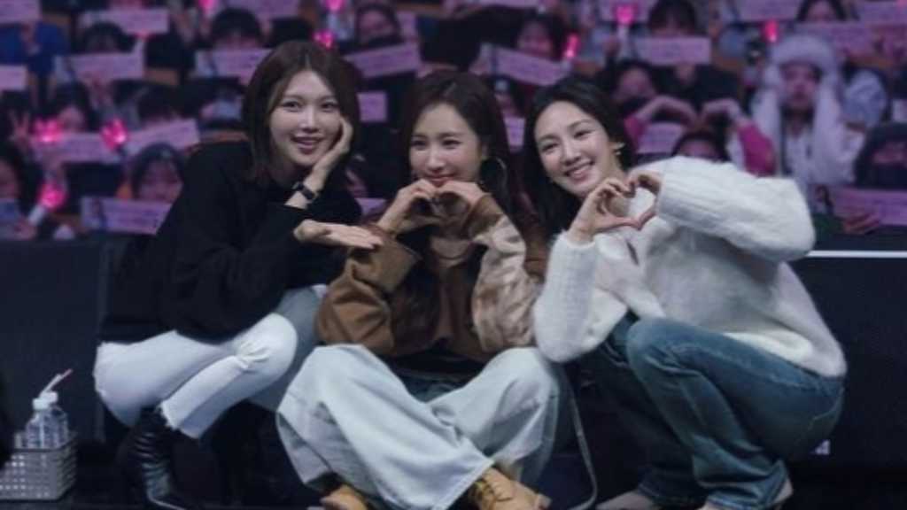 Yuri's 3rd fan meeting tour ends in Seoul with special guests and heartfelt moments, including a donation to charity.