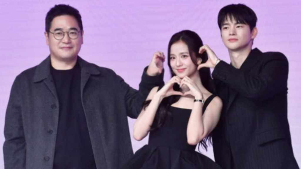 The press event for Netflix's 'Monthly Boyfriend' featured BLACKPINK's Jisoo, Seo In-guk, and director Kim Jeong-sik in Seoul.