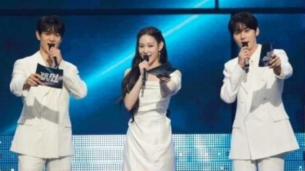 The 2025 MBC歌謡大祭典 featured top K-POP artists, exciting performances, and memorable collaborations, marking a vibrant New Year.