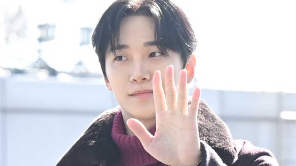 2PMのジュノが「10th Anniversary Asia Artist Awards 2025」のため台湾へ出国。授賞式は12月6日、高雄で開催。