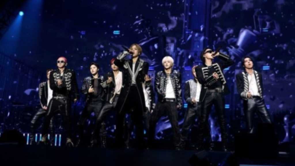 TREASUREがマカオでアジアツアーを成功裏に開始し、全席完売。観客と共に盛り上がり、特別な思い出を作った。