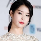 【PHOTO】IU「2018 Asia Artist Awards」レッドカーペットに登場