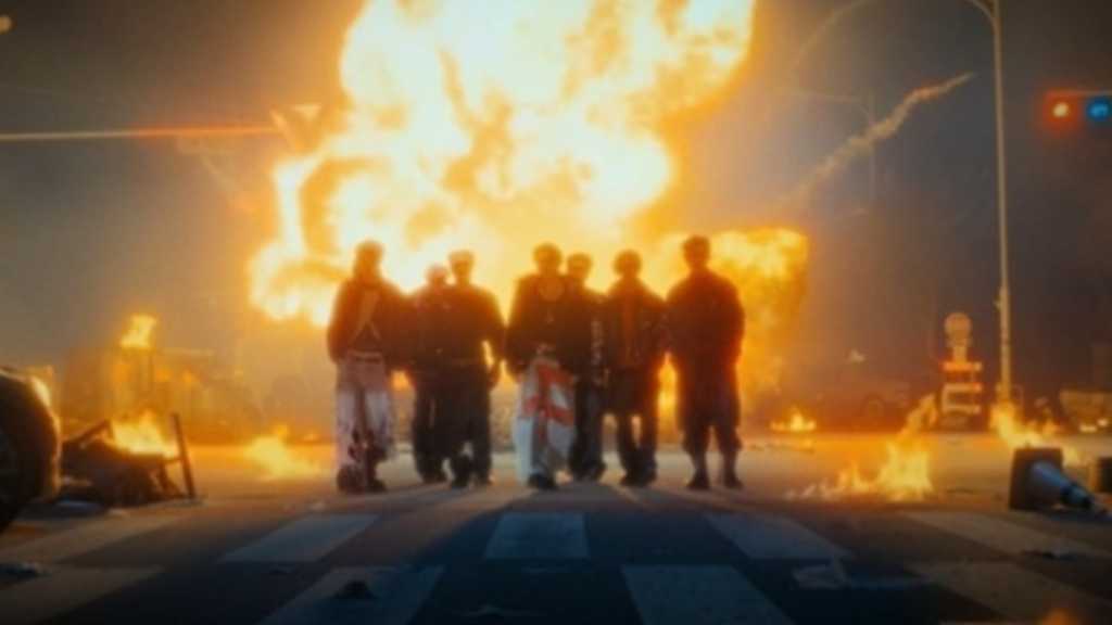 ENHYPEN teases their new album 'THE SIN: VANISH' with the intense music video preview for 'Knife', showcasing their charisma and maturity.