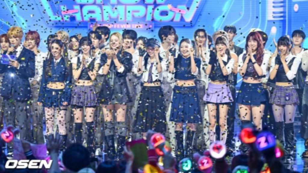 NiziU took first place on MBC MUSIC's live "SHOW CHAMPION" broadcast in Goyang, Gyeonggi-do.