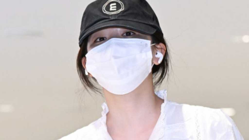 Red Velvetのスルギが仁川国際空港に帰国。ピンクヘアに変身し、ファンから絶賛の声が寄せられた。