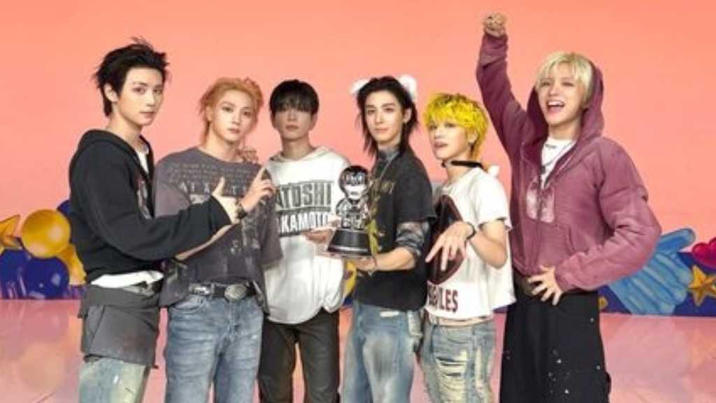 BOYNEXTDOOR earned its first music show win after its comeback with “ANIMAL,” while HOME: DELUXE also topped charts in Korea and Japan.