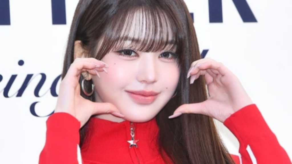 28日、ソウルで「トミー ヒルフィガー」キャンペーンのフォトコールイベントが開催され、IVEやTWICEなどの多くのアーティストが出席した。