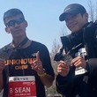 パク・ボゴム、初の10kmマラソン完走…JinuseanのSEANが記念ショットを公開「とても素敵」