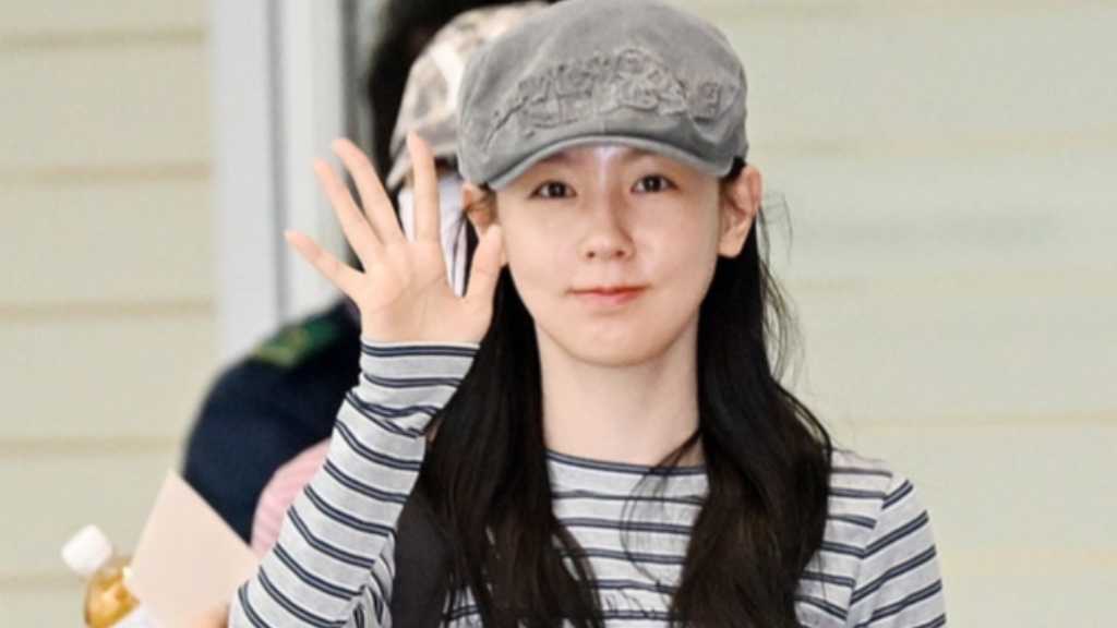 i-dle's Miyeon, Ugi, and Minnie arrived in Korea from Singapore after performing at the BUBBLING & BOILING MUSIC & ARTS FESTIVAL.