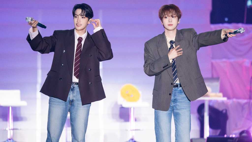 SEVENTEENのドギョムとスングァンのユニットDxSが初の単独公演を千葉で開催し、約4万人のファンを魅了した。