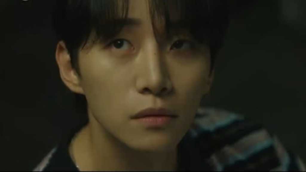 ドラマ「テプン商事」第10話で、ピョ・バクホが借用書を探し、チャ・ソンテクを脅迫。カン・テプンは過去の記録に疑問を抱く。