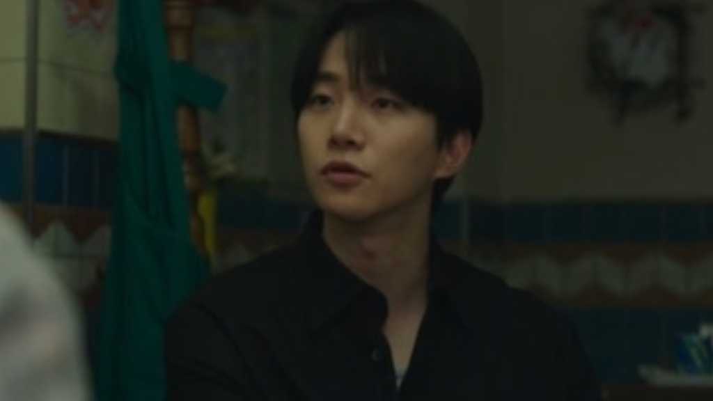 In 'Teppun Trading' episode 11, characters search for a loan document, revealing tensions and past relationships among them.