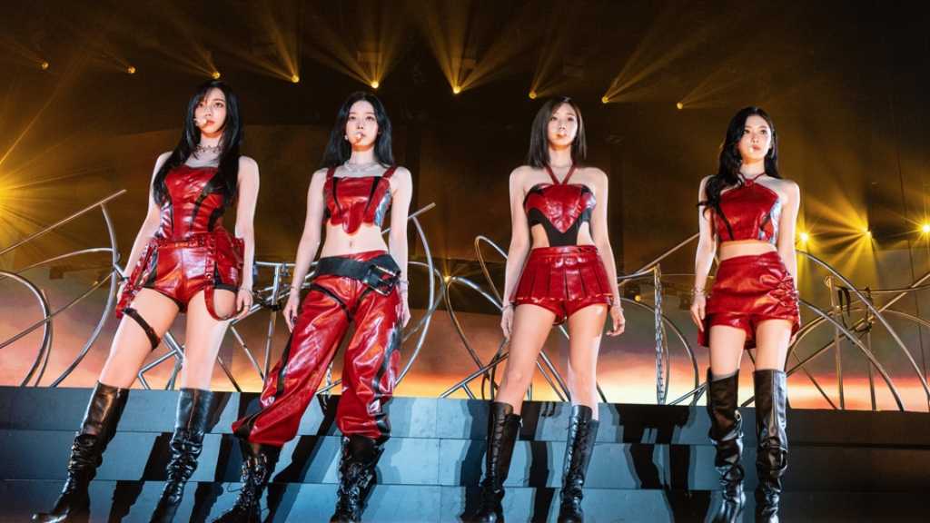 aespaの全国アリーナツアーが始まり、全公演即完売。福岡でのライブでは新曲「Rich Man」を披露し、ファンの熱気が最高潮に達した。