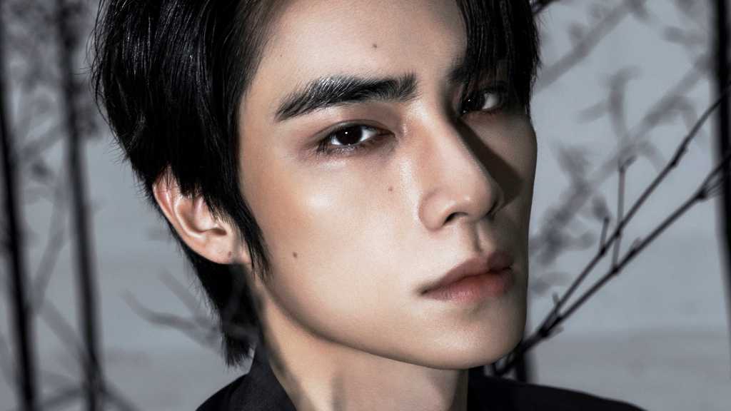 NCT/WayVのシャオジュンが26日に初ミニアルバム「Hey, Somebody」でソロデビューする。