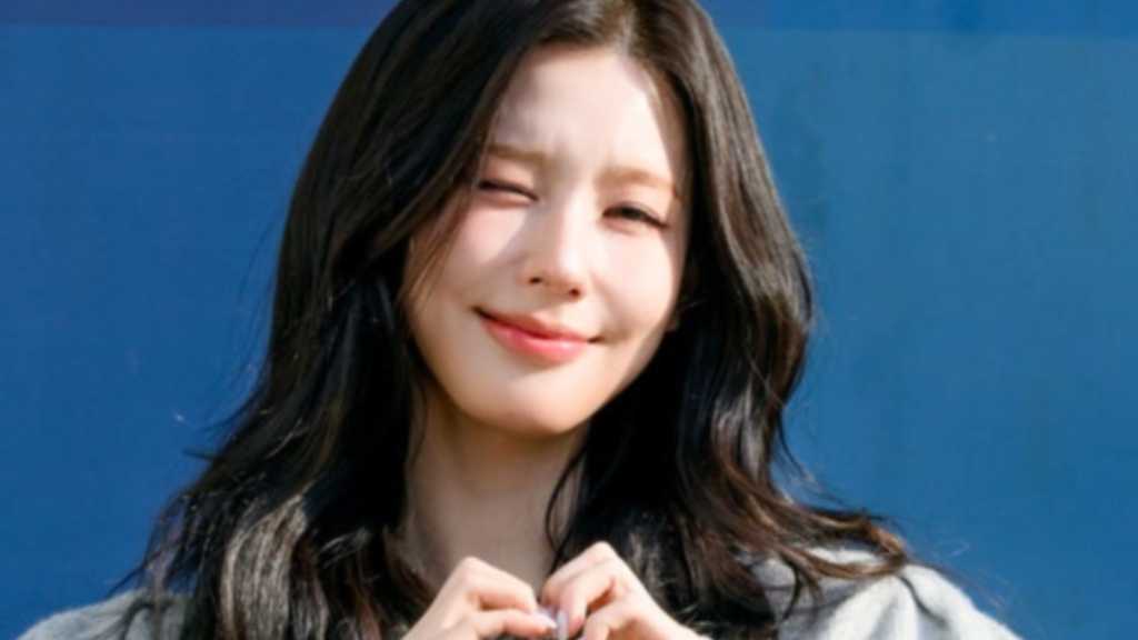 Miyeon from i-dle heads to SBS for the 'Cultwo Show' and shares her thoughts on pressure while preparing for a new album.