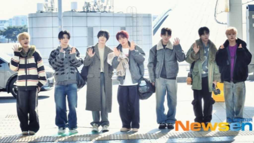 AHOF flew to Taiwan for the 10th Anniversary Asia Artist Awards, set for December 6 in Kaohsiung, with a fan concert in January.