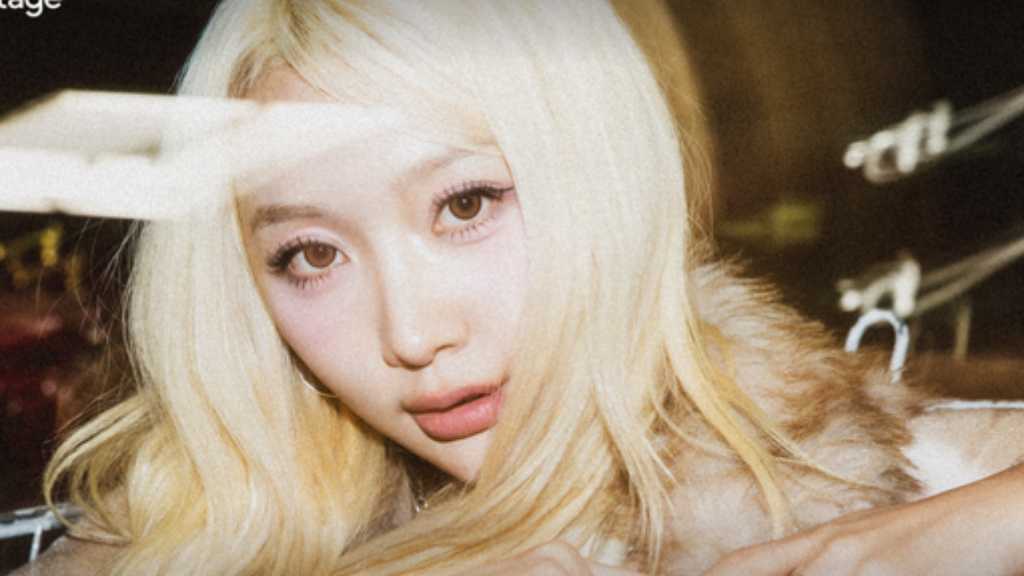 MELONii, a multi-talented artist, debuts with "Risky Risky" on March 31, showcasing her J-POP influences and unique style.