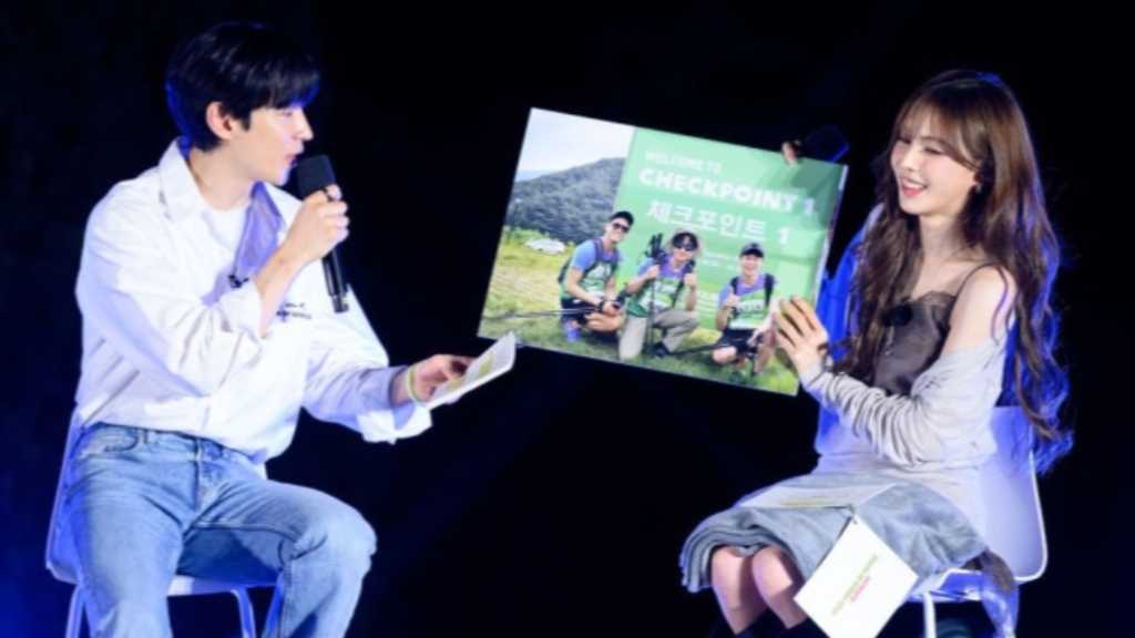 OXFAM SUPERLIVE, a charity talk concert, was held at Gwanghwamun Sejong-ro Park in Seoul, featuring Wendy, Lee Je-hoon, EVNNE, and idntt.