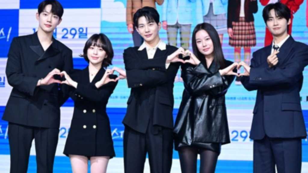 The new K-drama 'Spirit Fingers' based on a popular webcomic held its press conference with cast members including Park Ji-hoo and Golden Child's Bomin.