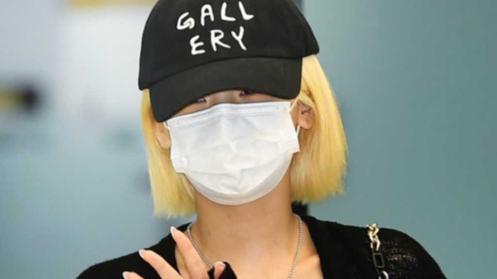 Yeji of ITZY returned to Korea after performing at a-nation 2025. She and Chaeryeong are excited about caring for a child.