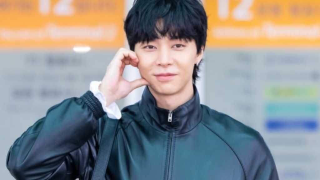 On the morning of the 2nd, NCT's Johnny departed from Incheon International Airport to attend Paris Fashion Week.