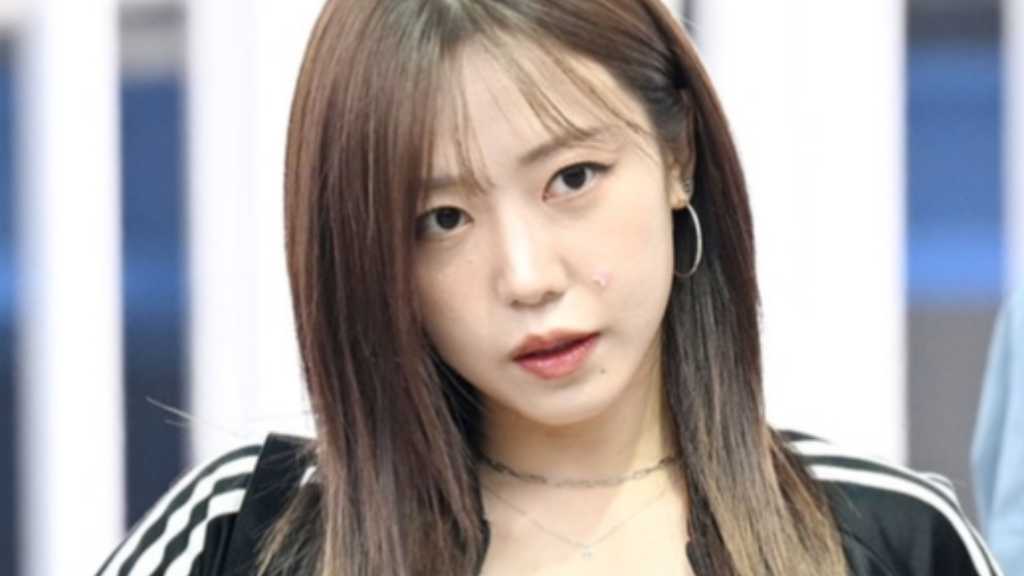 On the afternoon of the 3rd, Apink departed for Singapore via Incheon International Airport for their Asia tour concert.