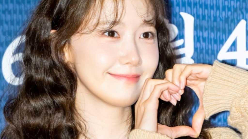 映画「王と生きる男」のVIP試写会に少女時代、AOA、Wanna Oneのメンバーが出席。映画は1457年の朝鮮時代を舞台にした物語。