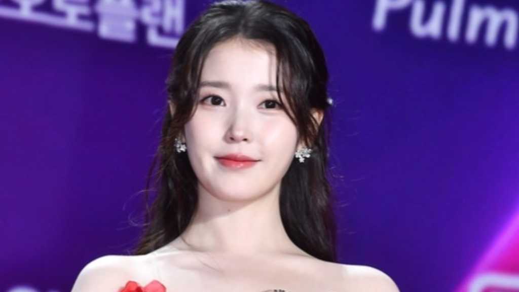 IUの事務所が悪質な投稿者に法的措置を進行中。虚偽の噂流布に対し、刑事告訴や損害賠償請求を行っている。