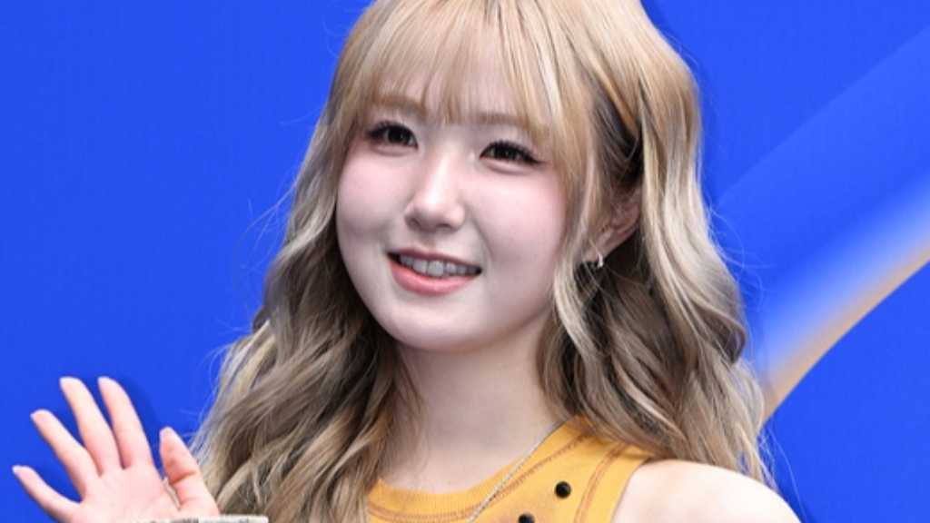 ソウルファッションウィークのULKINに多くのK-POPスターが来場。本田仁美らが出席した。
