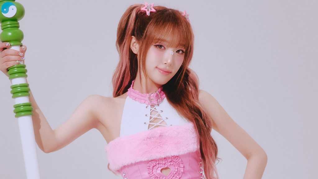 チェ・イェナが初音ミクとコラボし、新曲をリリース予定。彼女は多方面で活躍中で、ファンイベントも開催。