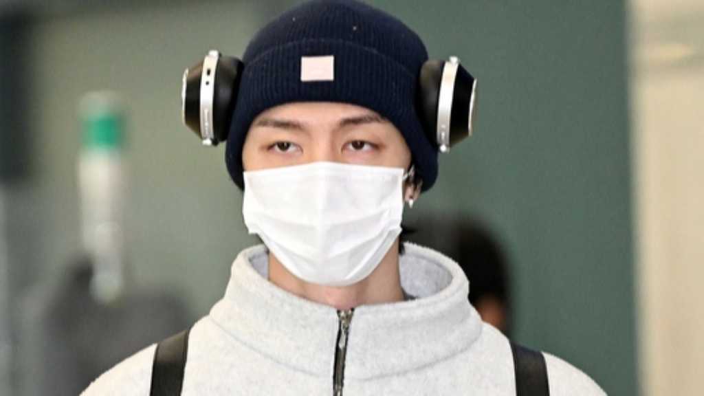 NCT's Johnny arrives in Korea after SMTOWN LIVE in Bangkok, shares thoughts on new variety show, and reports on Fukuoka concert.