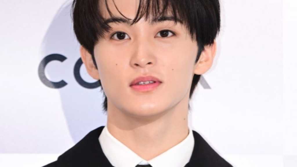 NCTのマークがCOSRXのポップアップストアイベントに出席した。