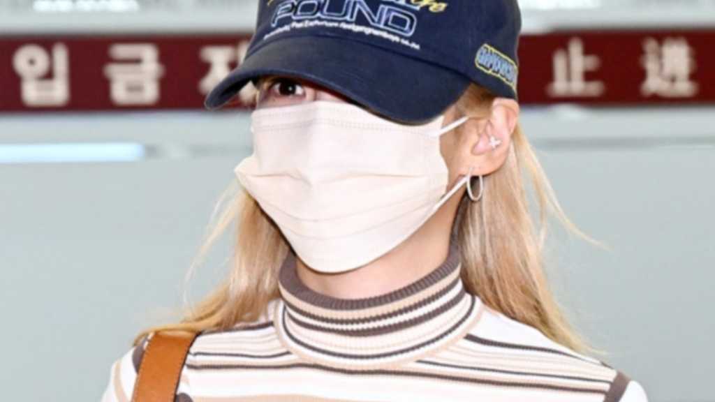 少女時代のヒョヨンが「SMTOWN LIVE」東京ドーム公演を終え、金浦国際空港から帰国した。