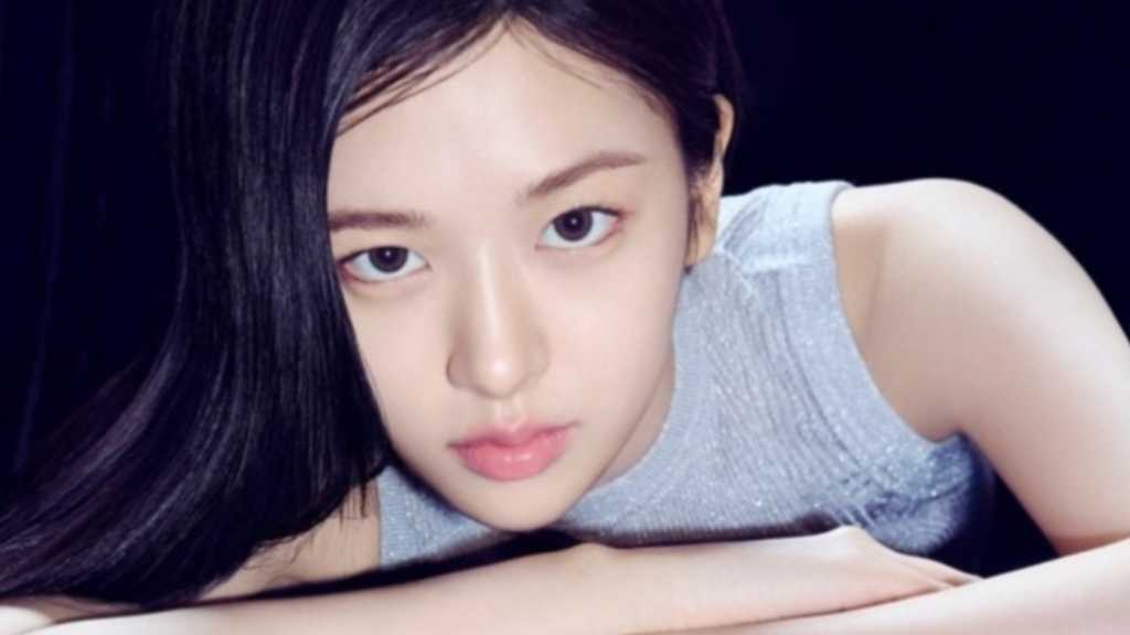 TOM FORD BEAUTY reveals Yujin from IVE in a stunning photoshoot for 'Marie Claire Korea' March issue, showcasing new products.