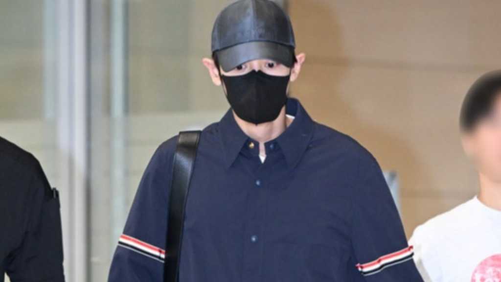 EXO's Chanyeol returns to Korea after overseas schedule, releases MV for 'Happy Accident' and previews his 2nd mini-album 'Upside Down'.