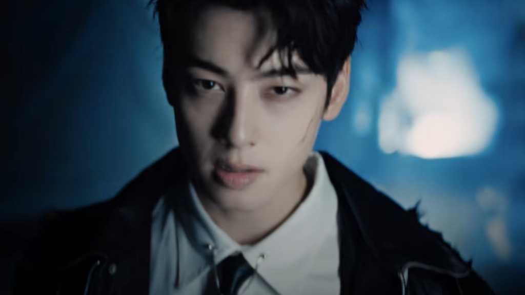 ASTROのチャウヌが2ndソロミニアルバム「ELSE」をリリース。新たな自己表現を追求し、タイトル曲「SATURDAY PREACHER」など4曲を収録。