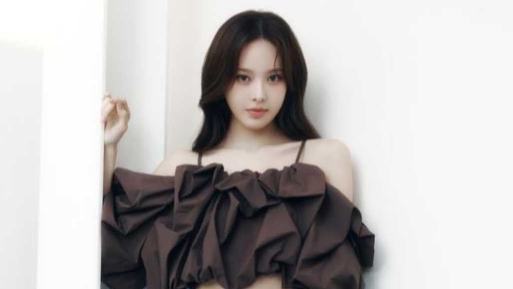 バン・ジミンがファッションブランドの新モデルに抜擢。iznaはファッション・ビューティーでも活躍し、注目を集めている。
