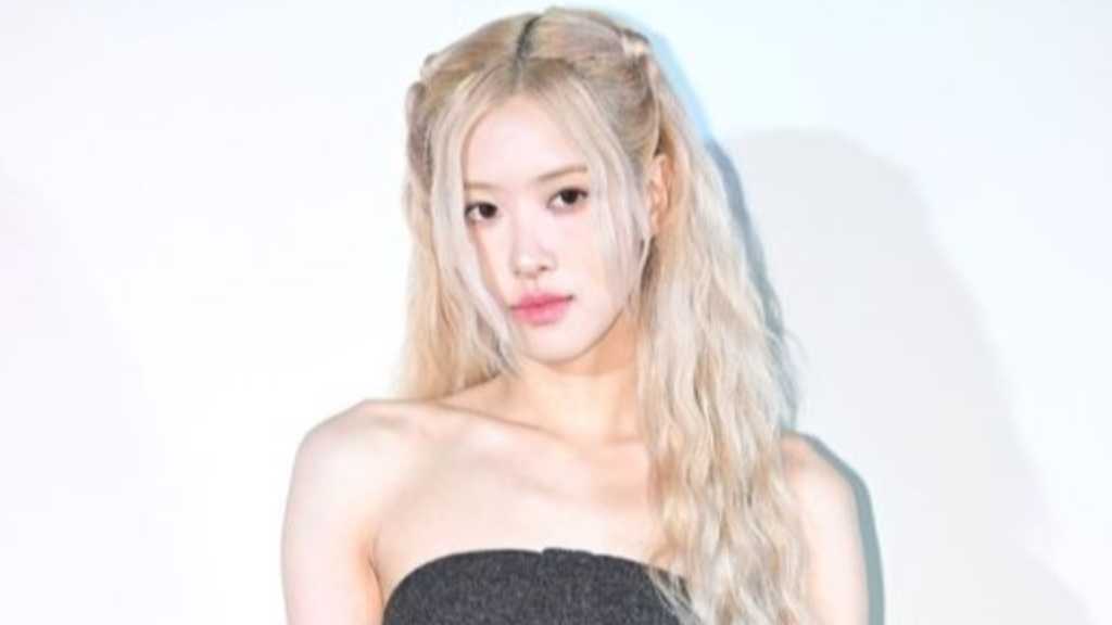 BLACKPINKのロゼがファッション誌「ELLE UK」にトリミングされ、ファンが人種差別的扱いと批判。誌は謝罪。