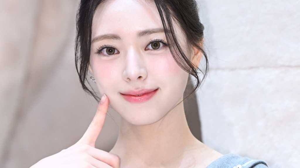 Yuna from ITZY is set to debut as a solo artist. JYP Entertainment confirmed her solo album is in preparation, with no release date yet.