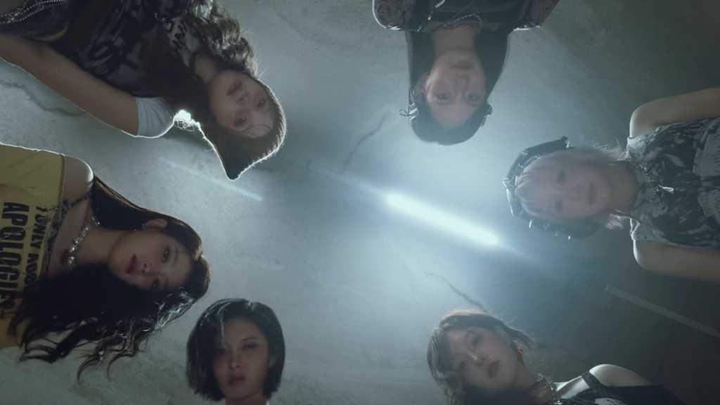 Kep1er transforms into cute troublemakers with their new album "BUBBLE GUM," featuring a dynamic music video and special fan events.