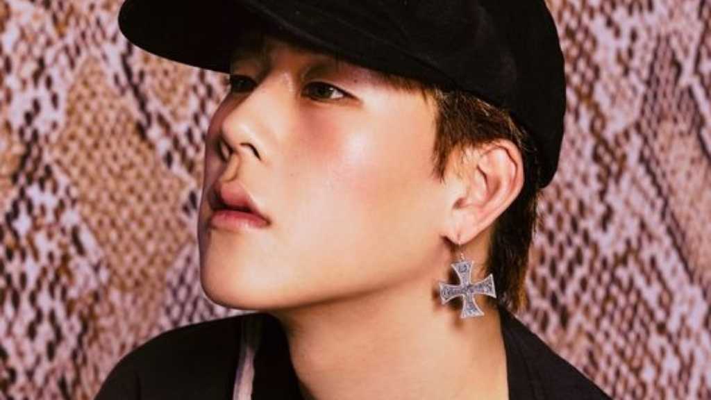 MONSTA Xのジュホンが2026年初カムバックを目指し準備中。ソロ活動の新譜で音楽的成長を示す予定。