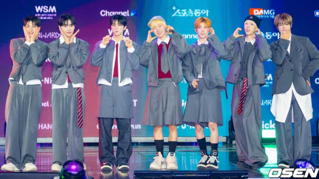 NEXZが「第2回 D Awards」のレッドカーペットイベントに登場。他にENHYPEN、NCT WISH、BOYNEXTDOORも参加。