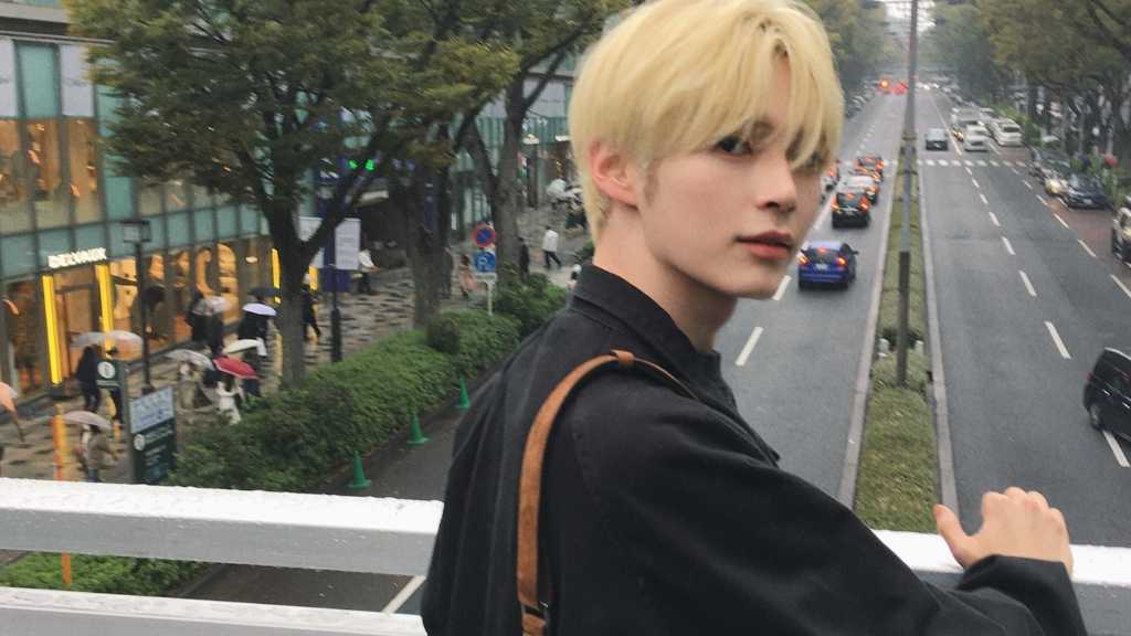 ZEROBASEONEが日本での活動を展開中。東京の街での写真を公開し、リリースイベントや音楽番組出演も予定。