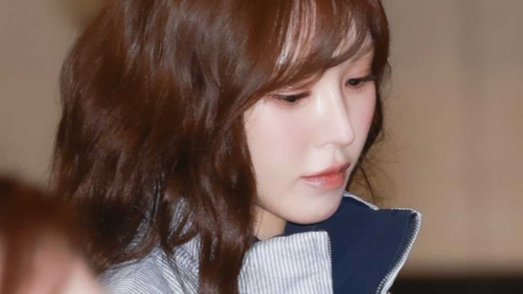 Red Velvetのウェンディが海外スケジュールのため金浦国際空港から出国した。