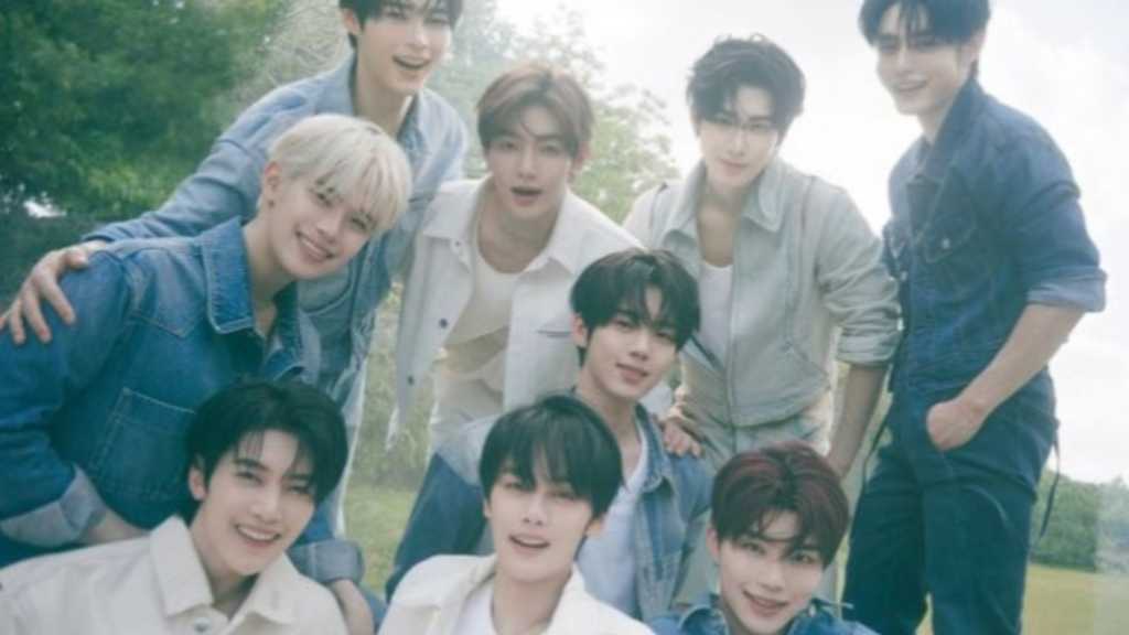 ZEROBASEONE gifts fans with new song 'ROSES' from their album 'RE-FLOW', expressing their journey and emotions with fans, ZEROSE.