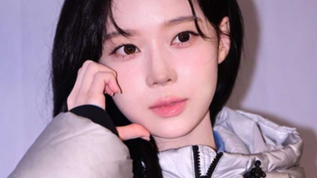 A pop-up event for Flying 77 Goose Down was held in Seoul, attended by aespa's WINTER, former After School's Yui, and others.