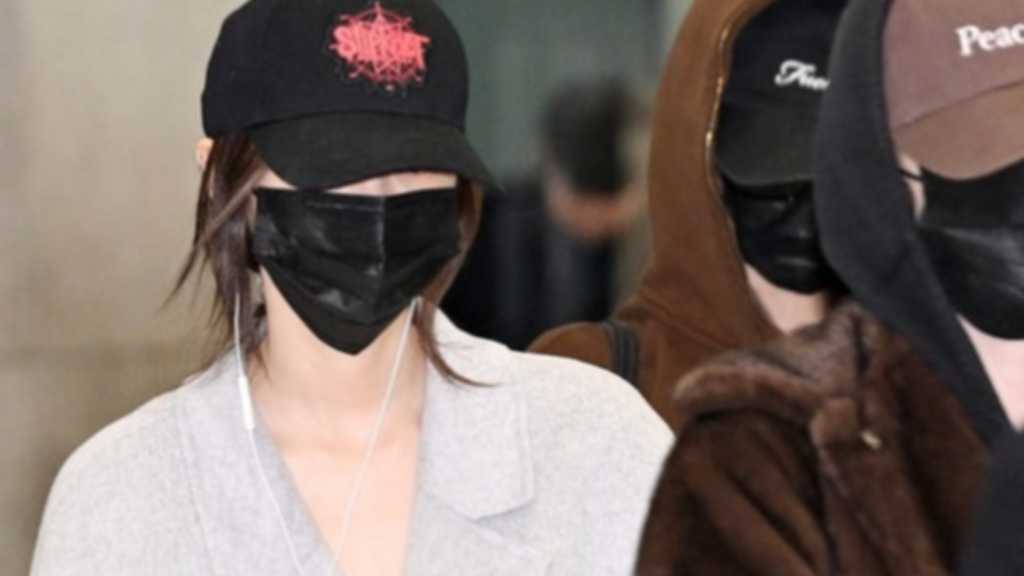 aespa arrives in Korea after performing at SMTOWN LIVE 2025-26 in Fukuoka, featuring 65 artists and stunning collaborations.