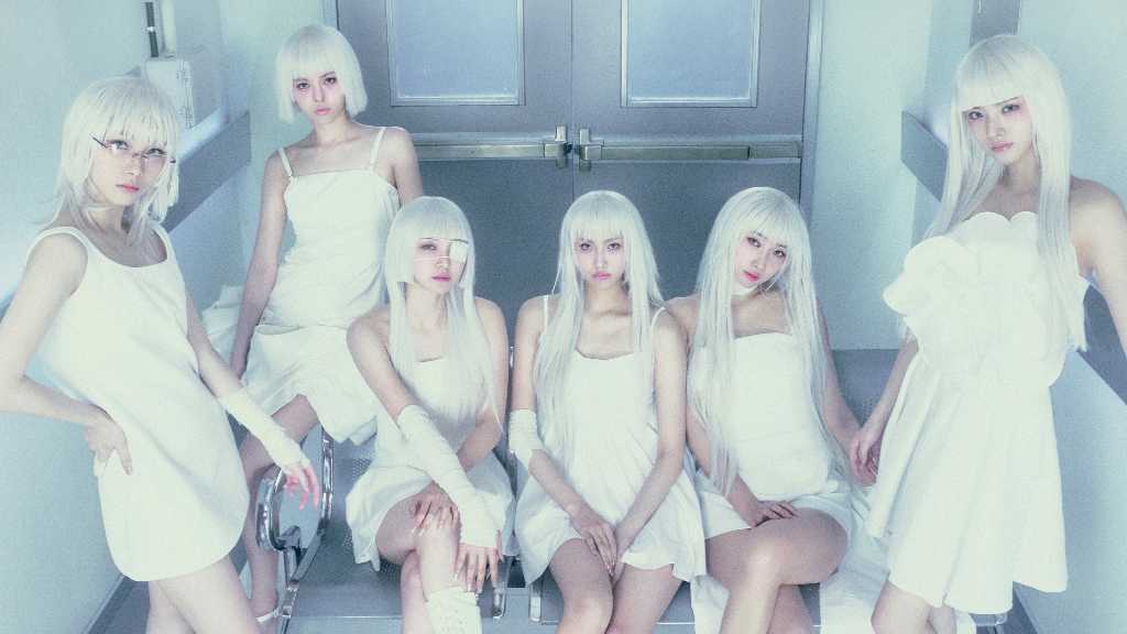EVERGLOW イロン＆アシャ＆ミア、2ndシングル「HUSH」コンセプトイメージを公開…魅惑的な表情 - Kstyle